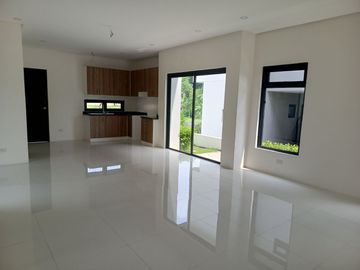 4 Bedrooms House For Sale in Sun Valley Estates Antipolo