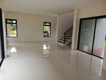 4 Bedrooms House For Sale in Sun Valley Estates Antipolo