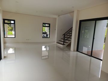 4 Bedrooms House For Sale in Sun Valley Estates Antipolo