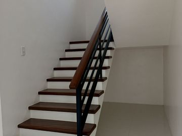 4 Bedrooms House For Sale in Sun Valley Estates Antipolo