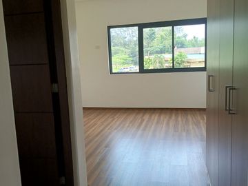 4 Bedrooms House For Sale in Sun Valley Estates Antipolo