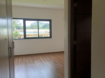 4 Bedrooms House For Sale in Sun Valley Estates Antipolo