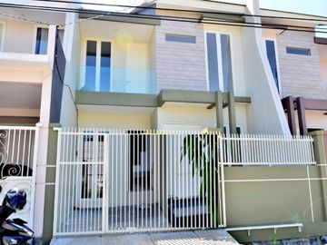 Rumah Baru Minimalis Modern Siap Huni Lokasi Gayungsari Surabaya Selatan