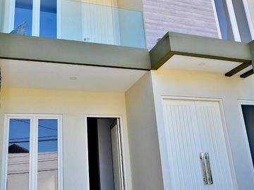 Rumah Baru Minimalis Modern Siap Huni Lokasi Gayungsari Surabaya Selatan