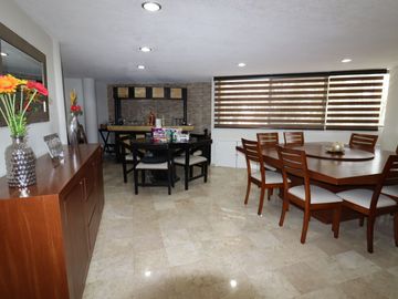 Residencia en venta con 5 habitaciones en Lomas del Marmol