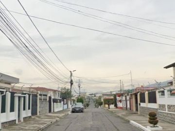 CASA RENTERA EN VENTA SECTOR QUITO NORTE