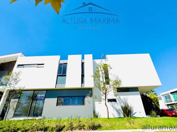 Casa Nueva en Venta Sendero de las Moras Galerias Santa Anita
