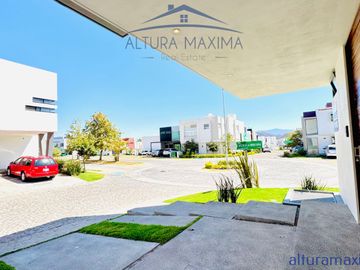 Casa Nueva en Venta Sendero de las Moras Galerias Santa Anita