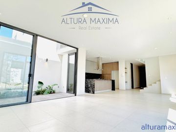 Casa Nueva en Venta Sendero de las Moras Galerias Santa Anita