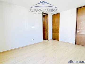 Casa Nueva en Venta Sendero de las Moras Galerias Santa Anita