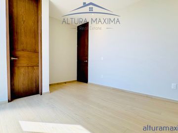 Casa Nueva en Venta Sendero de las Moras Galerias Santa Anita