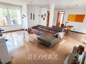 Vendo Hermoso Y Amplio Duplex + Departamento Independiente +Aires En Surco