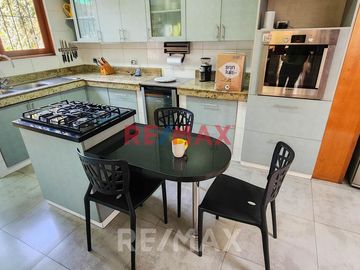 Vendo Hermoso Y Amplio Duplex + Departamento Independiente +Aires En Surco
