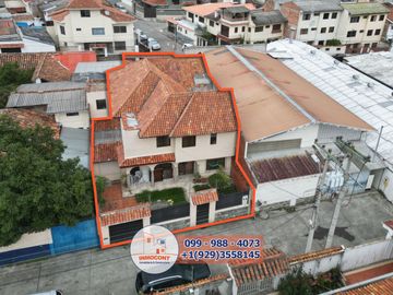 AMPLIA Y ACOGEDORA CASA DE VENTA, Sector Batan Shopping C1457