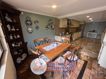 AMPLIA Y ACOGEDORA CASA DE VENTA, Sector Batan Shopping C1457