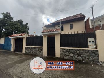 AMPLIA Y ACOGEDORA CASA DE VENTA, Sector Batan Shopping C1457