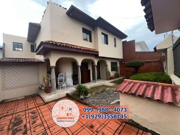 AMPLIA Y ACOGEDORA CASA DE VENTA, Sector Batan Shopping C1457