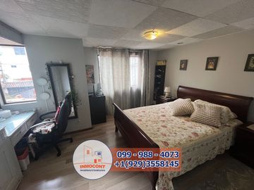 AMPLIA Y ACOGEDORA CASA DE VENTA, Sector Batan Shopping C1457