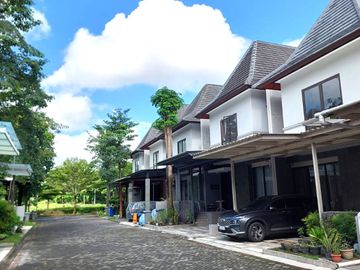 Rumah Cantik di Lingkungan Premium Hyarta Ecovillage