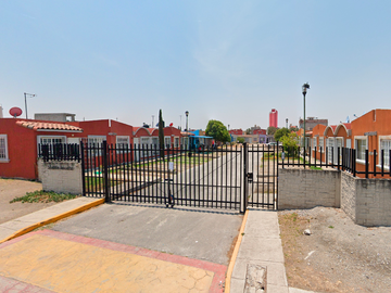 CASA EN PRIVADA SILVESTRE REVUELTAS, ARBOLADA LOS SAUCES, ZUMPANGO,¡NO CREDITOS!