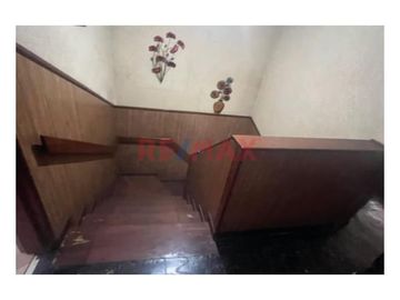 Casa En Venta + Pequeño Local Comercial