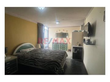 Casa En Venta + Pequeño Local Comercial