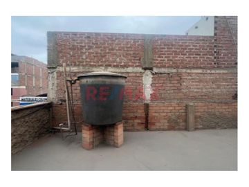 Casa En Venta + Pequeño Local Comercial