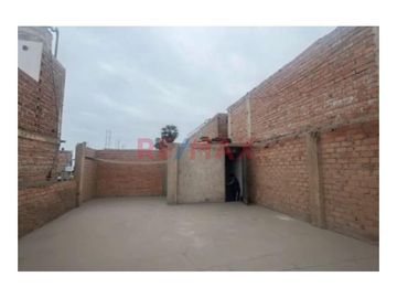 Casa En Venta + Pequeño Local Comercial