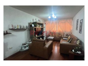 Casa En Venta + Pequeño Local Comercial