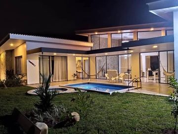 Se Vende Linda Casa Quinta en Condominio Santa Johana de los Bosques - Villavicencio