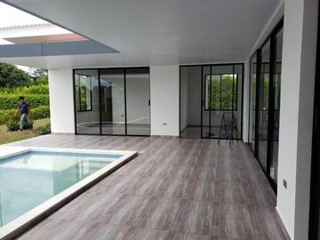Se Vende Linda Casa Quinta en Condominio Santa Johana de los Bosques - Villavicencio