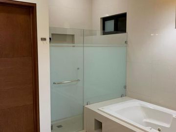 CASA DE LUJO EN VENTA VILLA LAS FUENTES MTY.