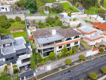 Casa Independiente con terreno En Venta - Armenia Valle de los Chillos