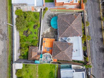 Casa Independiente con terreno En Venta - Armenia Valle de los Chillos