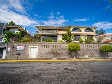 Casa Independiente con terreno En Venta - Armenia Valle de los Chillos