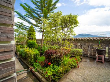 Casa Independiente con terreno En Venta - Armenia Valle de los Chillos