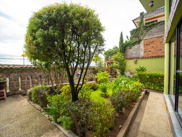 Casa Independiente con terreno En Venta - Armenia Valle de los Chillos