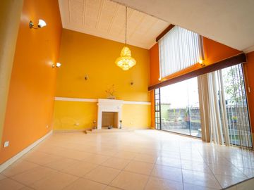 Casa Independiente con terreno En Venta - Armenia Valle de los Chillos