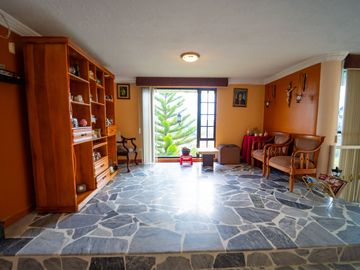 Casa Independiente con terreno En Venta - Armenia Valle de los Chillos