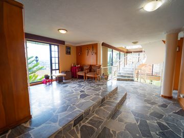Casa Independiente con terreno En Venta - Armenia Valle de los Chillos