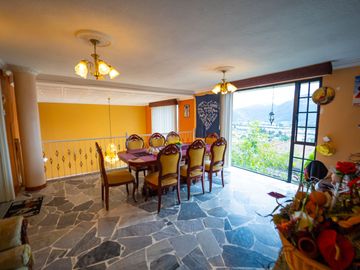 Casa Independiente con terreno En Venta - Armenia Valle de los Chillos