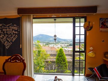 Casa Independiente con terreno En Venta - Armenia Valle de los Chillos