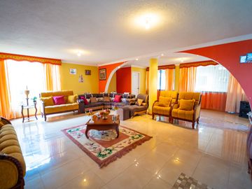 Casa Independiente con terreno En Venta - Armenia Valle de los Chillos