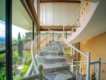 Casa Independiente con terreno En Venta - Armenia Valle de los Chillos