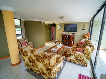 Casa Independiente con terreno En Venta - Armenia Valle de los Chillos