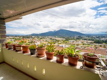 Casa Independiente con terreno En Venta - Armenia Valle de los Chillos