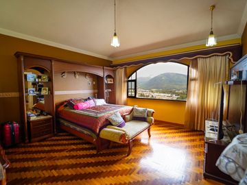 Casa Independiente con terreno En Venta - Armenia Valle de los Chillos