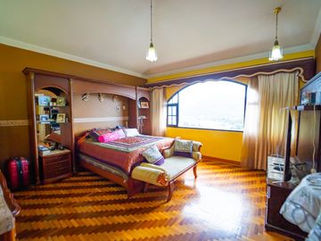 Casa Independiente con terreno En Venta - Armenia Valle de los Chillos