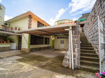Casa Independiente con terreno En Venta - Armenia Valle de los Chillos