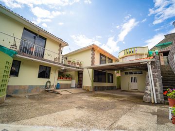Casa Independiente con terreno En Venta - Armenia Valle de los Chillos